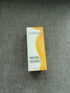 FARMACY honey milk essence